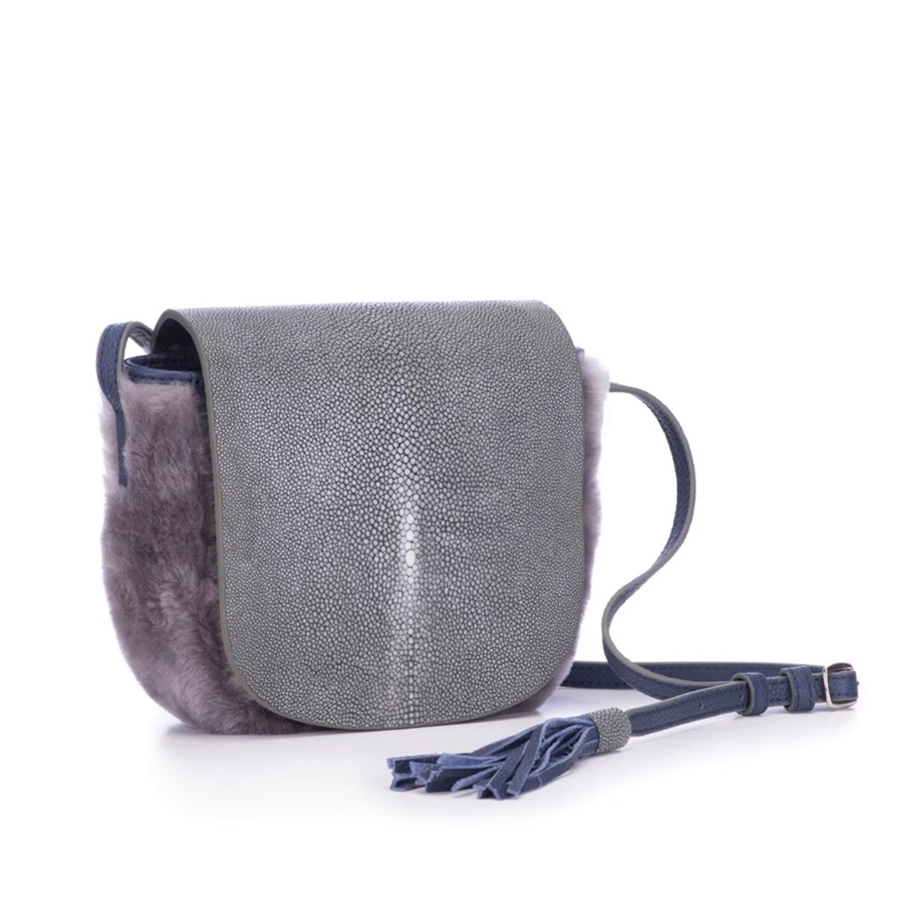 ✨NWT✨ Vivo leather Brooke Crossbody with tassels